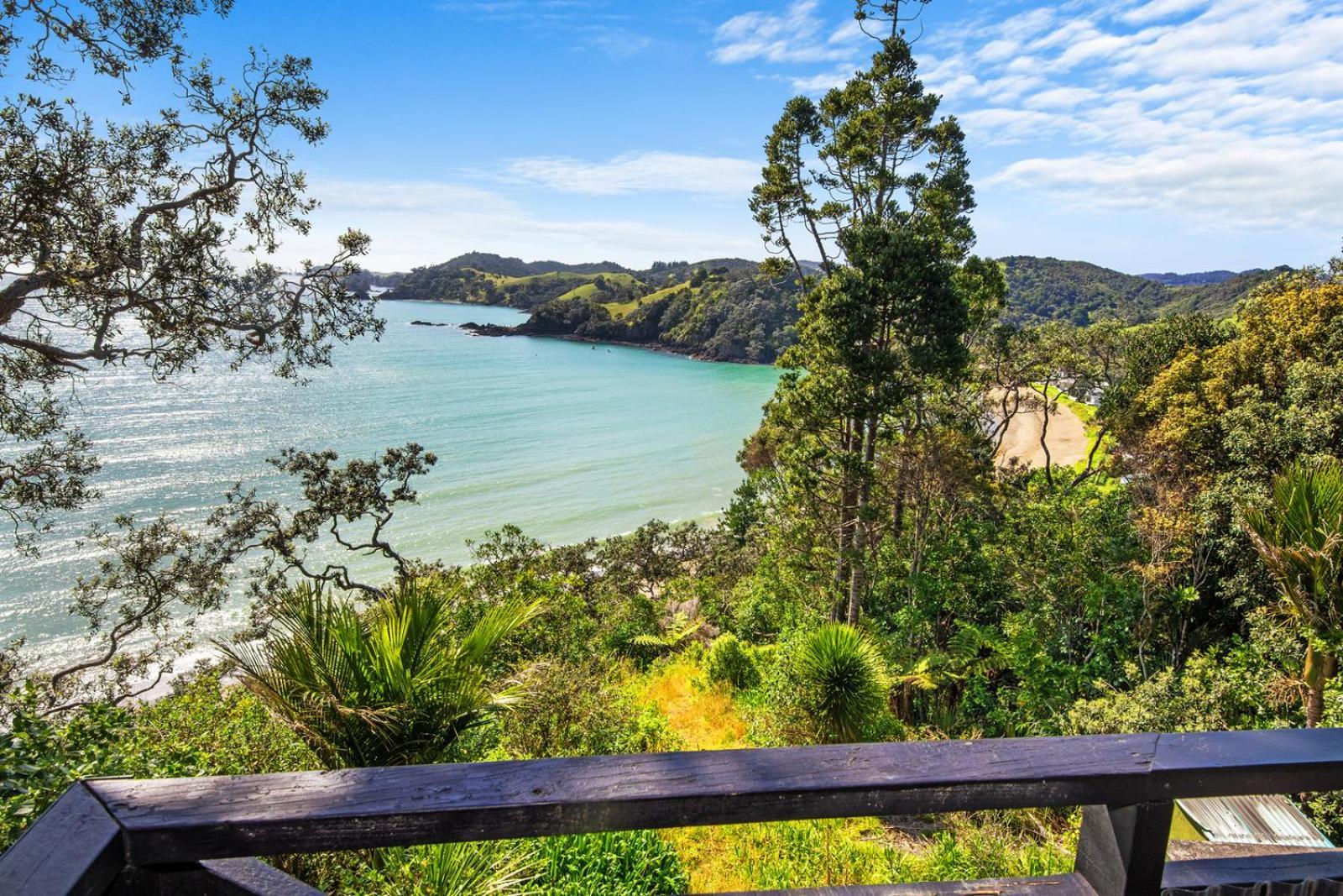 Bayview Beauty - Helena Bay Holiday Home Lyttelton Bagian luar foto